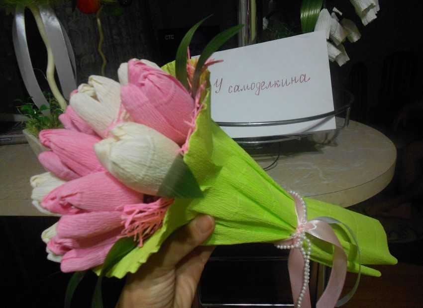 Розы из гофрированной бумаги: как сделать букет из роз в подарок своими руками