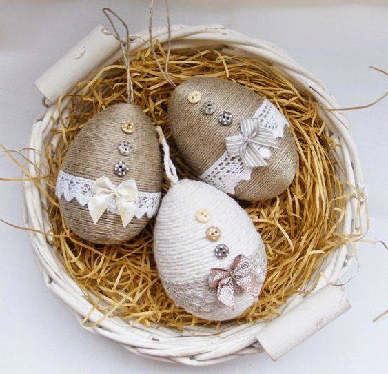 Как украсить яйца к пасхе 2021 с помощью фольги, ткани или декупажа салфетками