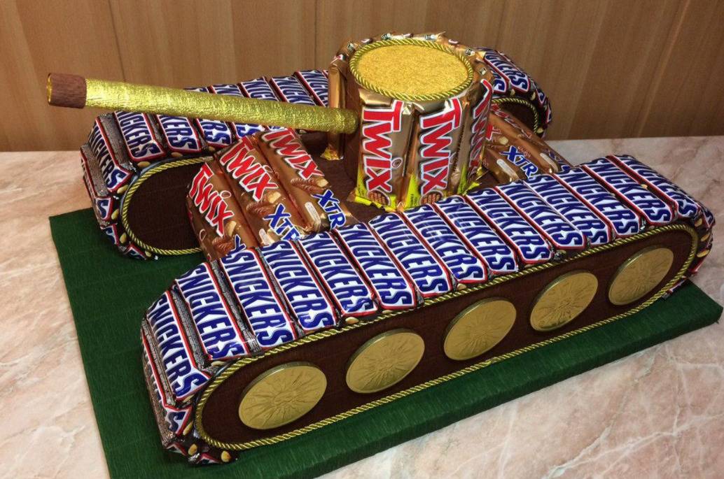 Поделки из конфет (120 фото): инструкция + мастер-класс с пошаговым руководством и видео-уроком