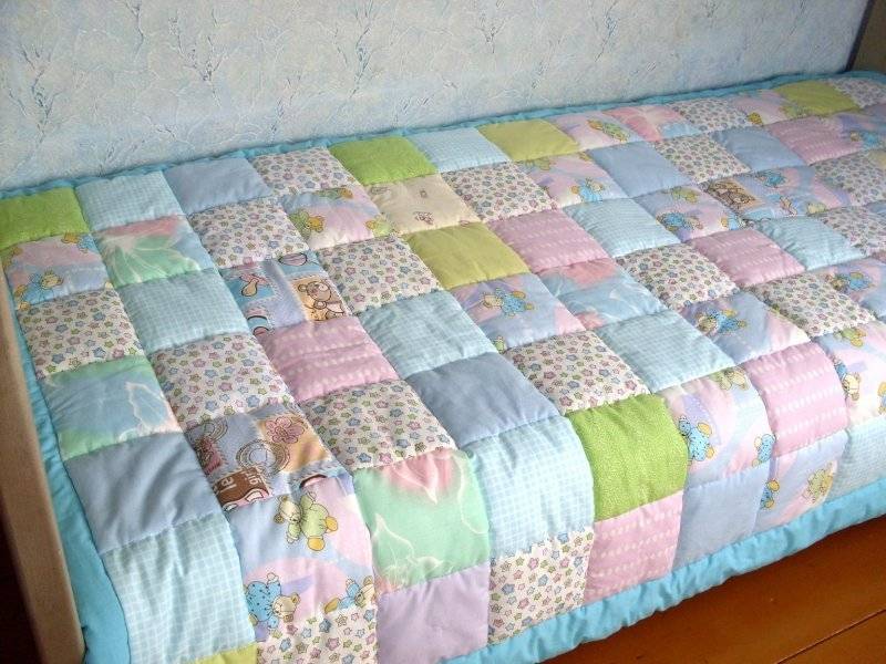 Простой вариант пошива покрывала на детскую кровать