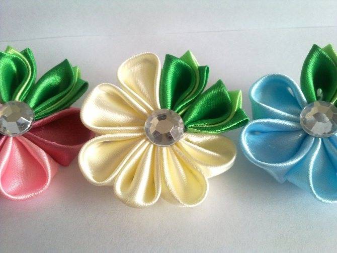 Цветы из атласных лент: схемы и способы изготовления цветов из лент своими руками (170 фото)