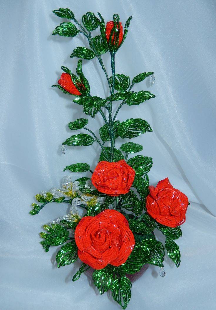 Розы из бисера: мастер-класс, схемы, фото идеи, мастер классы