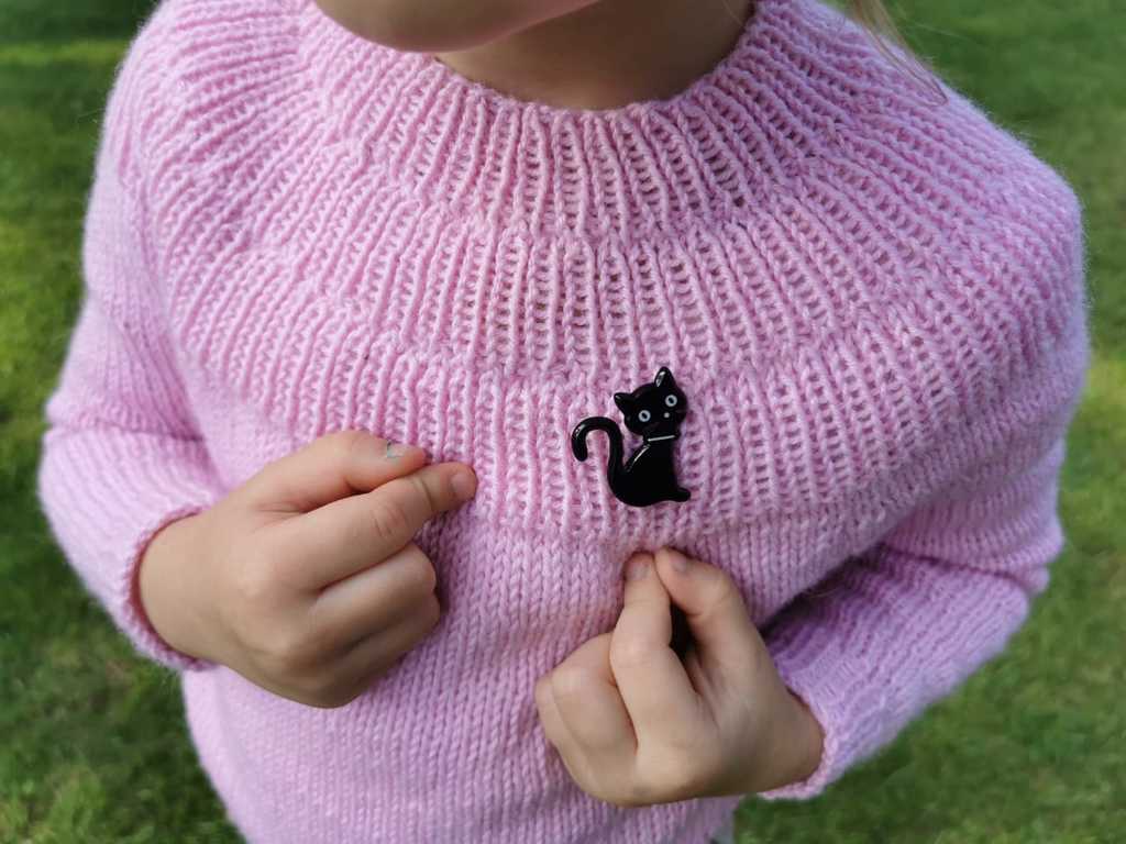 Свитер для девочки спицами: простой для начинающих, ажурный, с рисунком, для подростка, схемы и описание | категория статей на тему свитеров