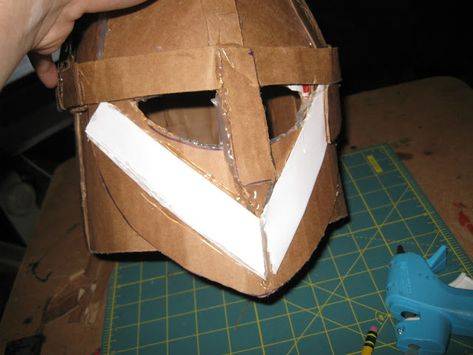 Шлем рыцаря своими руками: схема как сделать из картона