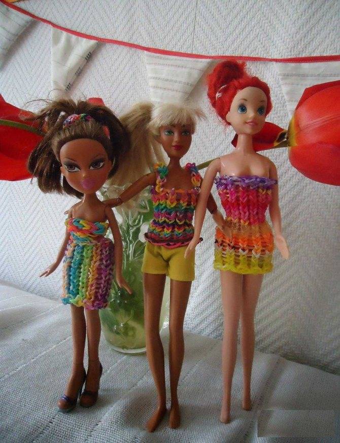 Одежда для кукол: плетение из резинок без станка платья для барби, дополнительные аксессуары и сумки