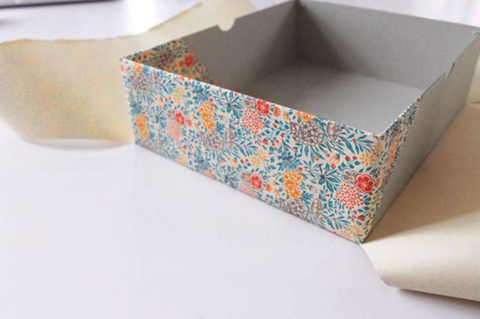 Как обернуть коробку подарочной бумагой: самые лучшие варианты упаковки