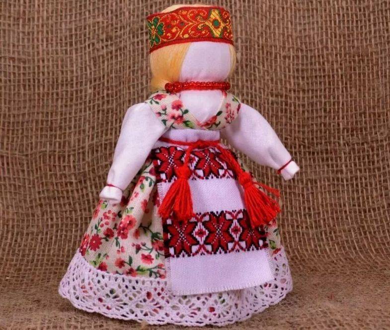 Русская народная игрушка: тряпичная кукла своими руками, пошаговый процесс работы