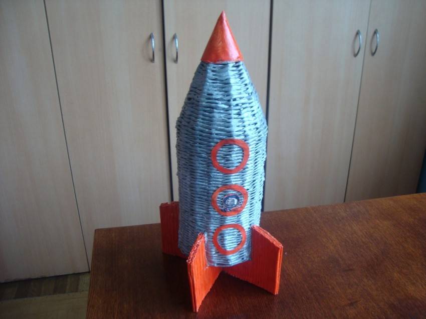 Как сделать ракету своими руками: поделка для сада и школы