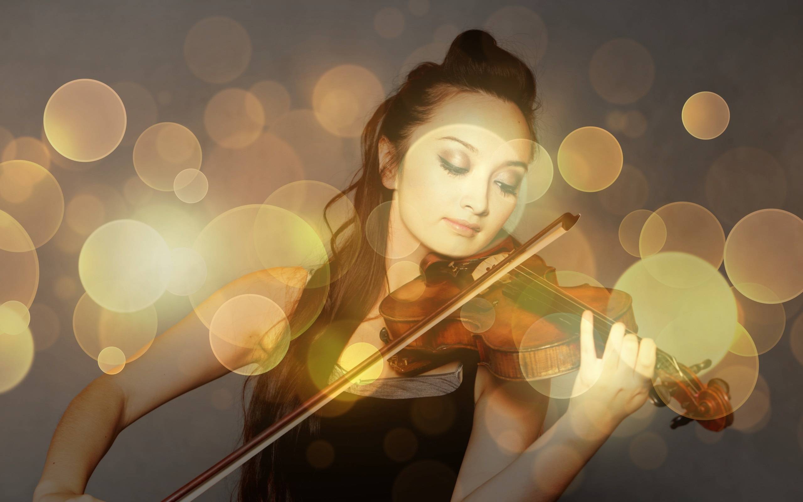Образ скрипки. Девушки со скрипкой. Женщина со скрипкой. Девушка с музыкальным инструментом.