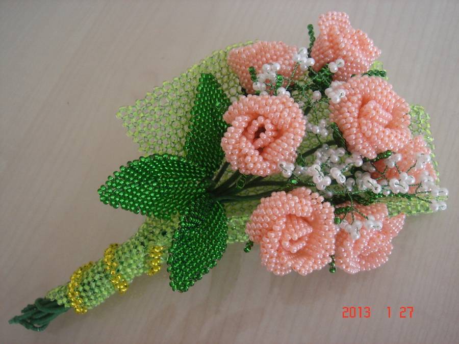 Цветы из бисера - хобби рукоделие