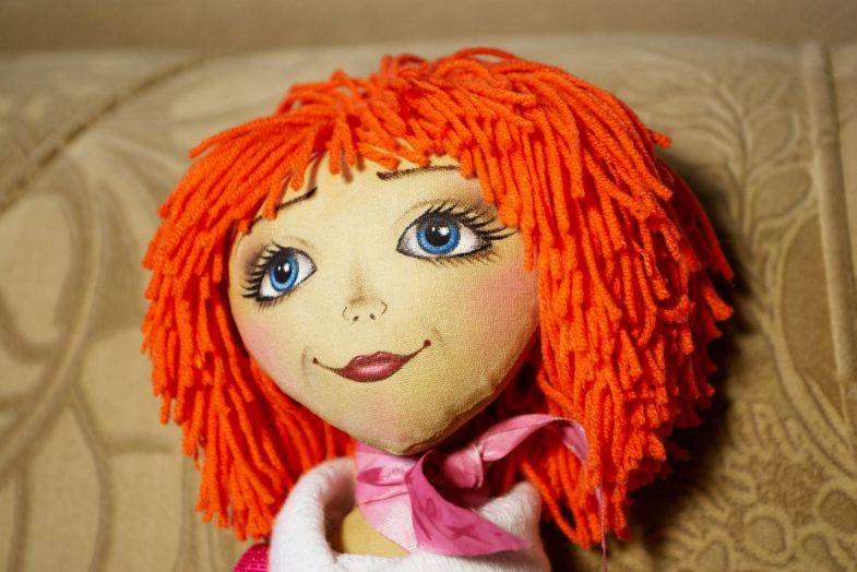 Мастер-класс: как сделать кукле шикарные волосы из пряжи | мастер и дело