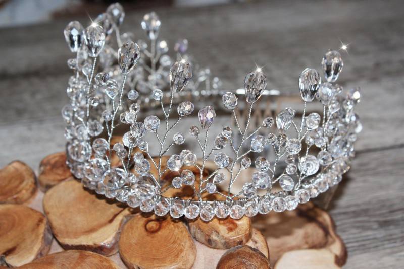 Из чего и как сделать корону для принцессы своими руками :: syl.ru