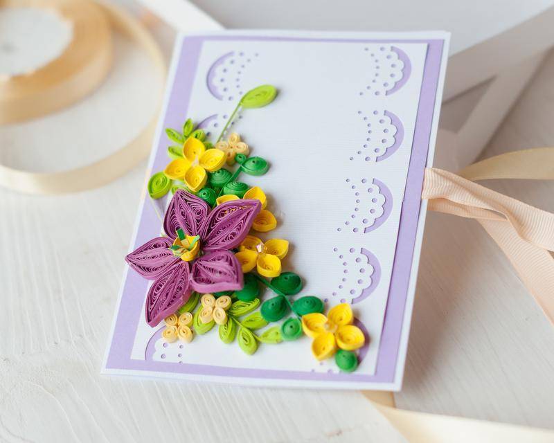 Как сделать поделки из бумаги на 8 марта: сувениры из гофрированной бумаги, цветы розы, открытки и красивые коробочки для мамы