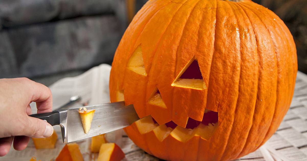 Как вырезать тыкву на хэллоуин?