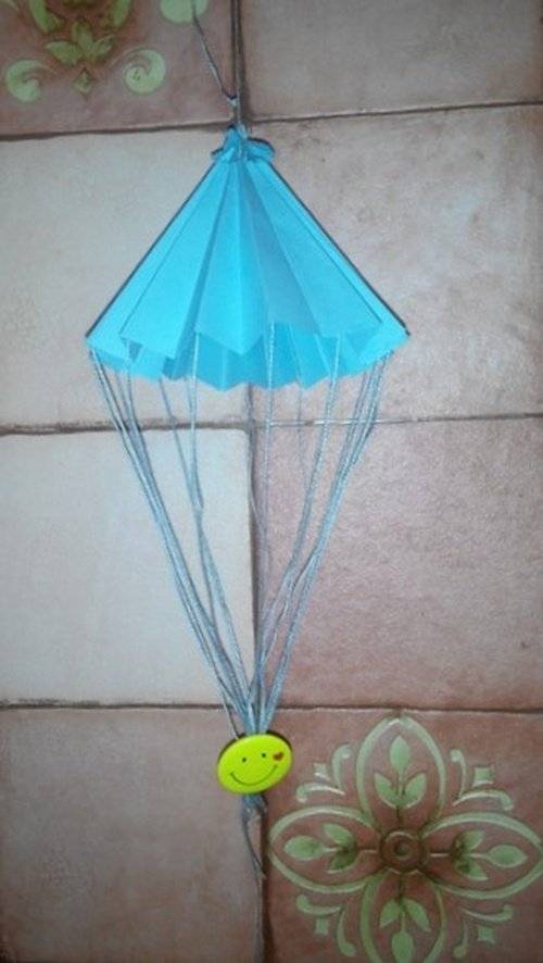 Как сделать парашют из бумаги