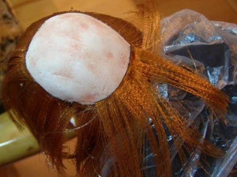 Как сделать волосы кукле из ниток или пряжи. мастер-класс. видео