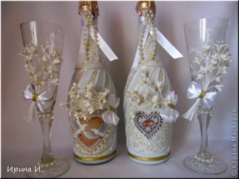 Три отличных мастер-класса для оформления свадебных бутылок шампанского своими руками