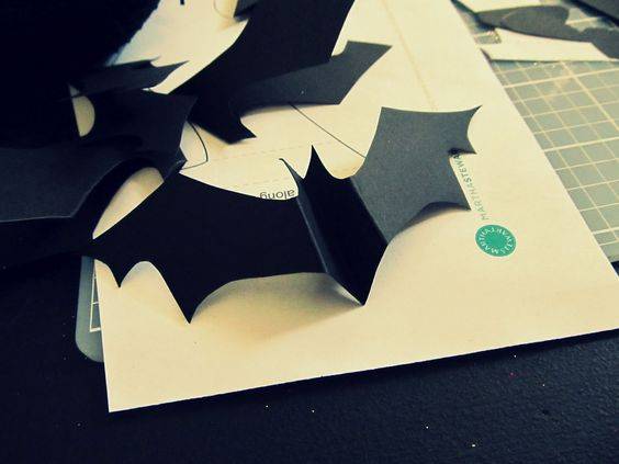 Летучая мышь из бумаги своими руками на хэллоуин с шаблонами