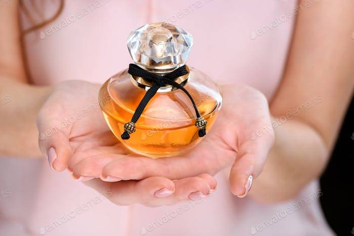 Самые популярные свежие ароматы для женщин
