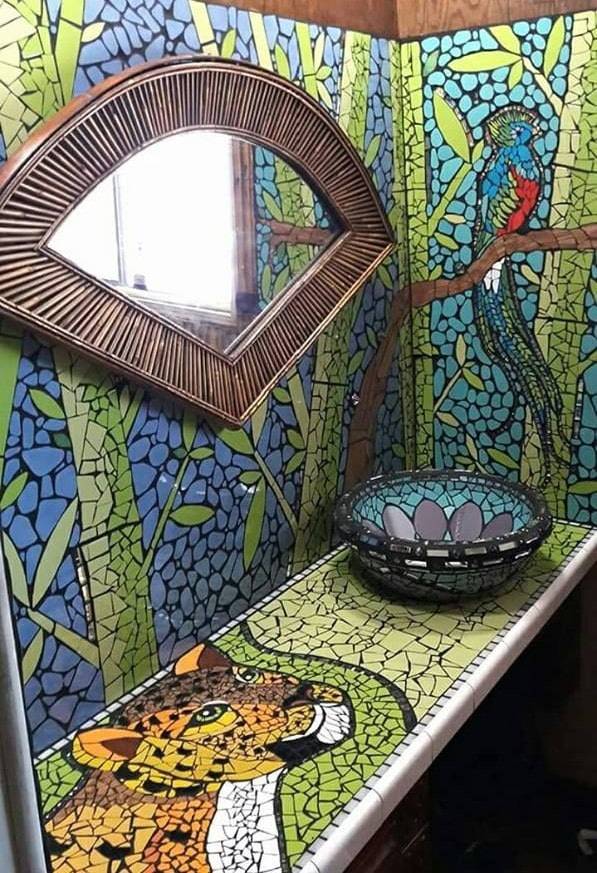 Мозаика своими руками - отличное украшение сада, балкона или вашего стола