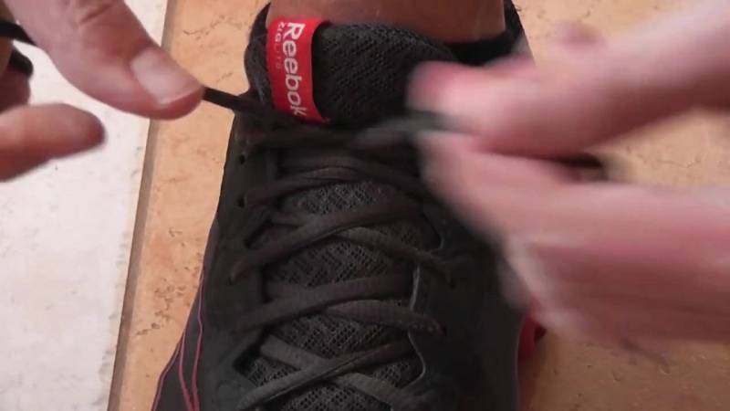 Как спрятать шнурки: 10 шагов (с иллюстрациями)