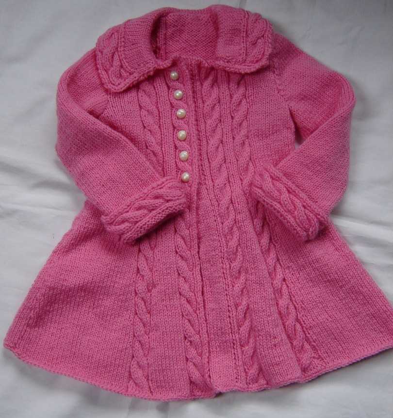 Пальто спицами -  как связать для девочки 1-2 лет с описанием, схемами на спицах для вязки пальто