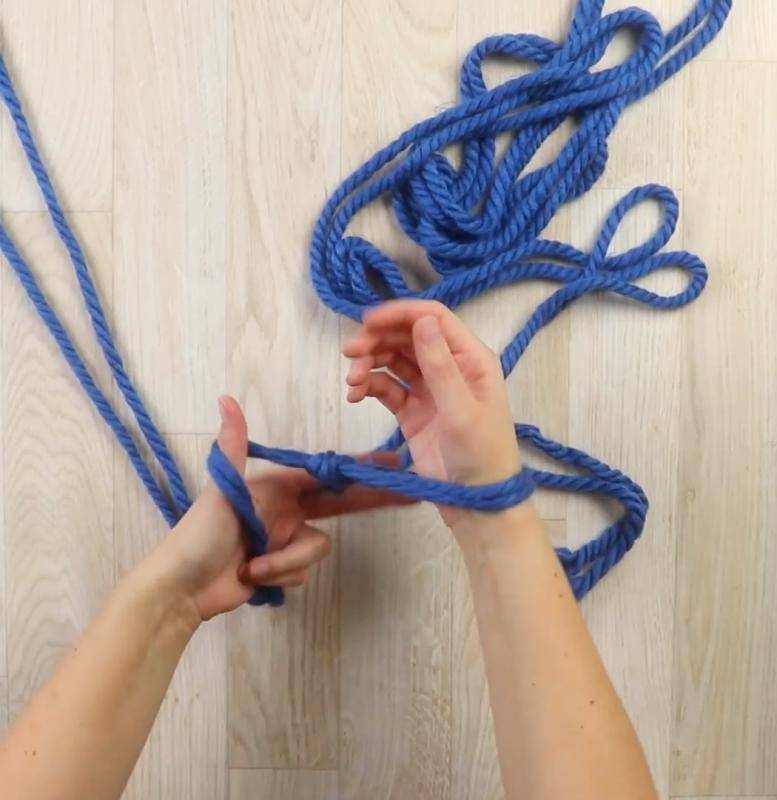 Как связать шарф руками без спиц разными способами