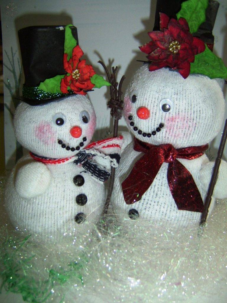 Как сделать снеговика своими руками из ваты на окно, в детский сад, из подручных материалов