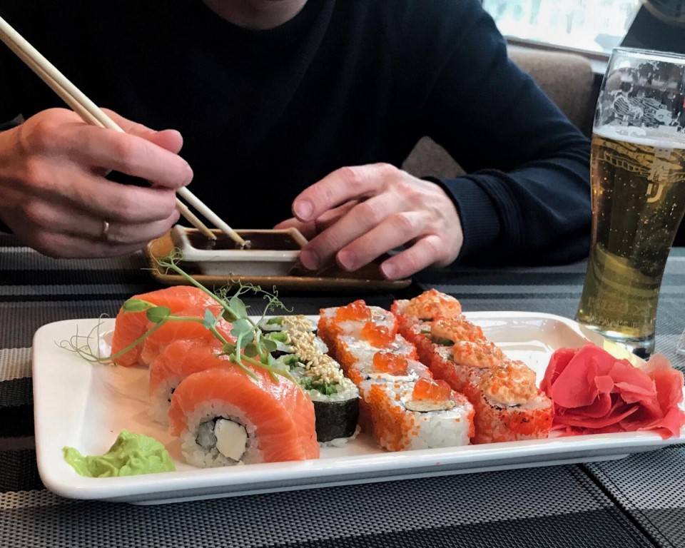 Где в г. тобольске стоит попробовать суши – обзор ресторанов и суши-баров