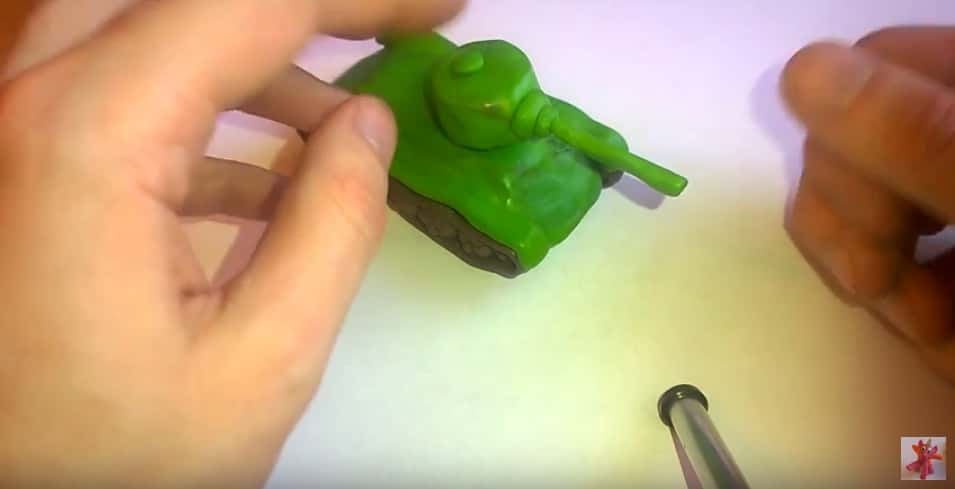 Схема лепки танка из пластилина для детей. танк из пластилина поэтапно. как сделать танк в камуфляжной раскраске
