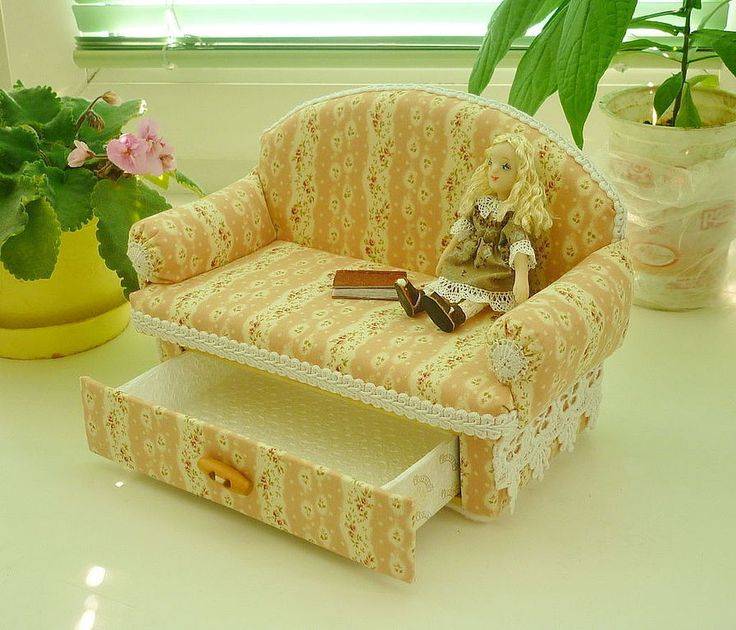 Игрушечный раскладной диван для сильванов. | страна мастеров