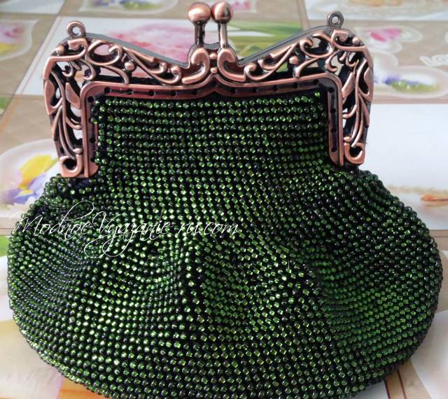 Плетение бисером пошагово — делаем красивую поделку своими руками, схемы плетения с фото инструкцией для начинающих