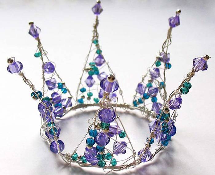 Как сделать корону своими руками: пошаговое описание создания роскошной короны