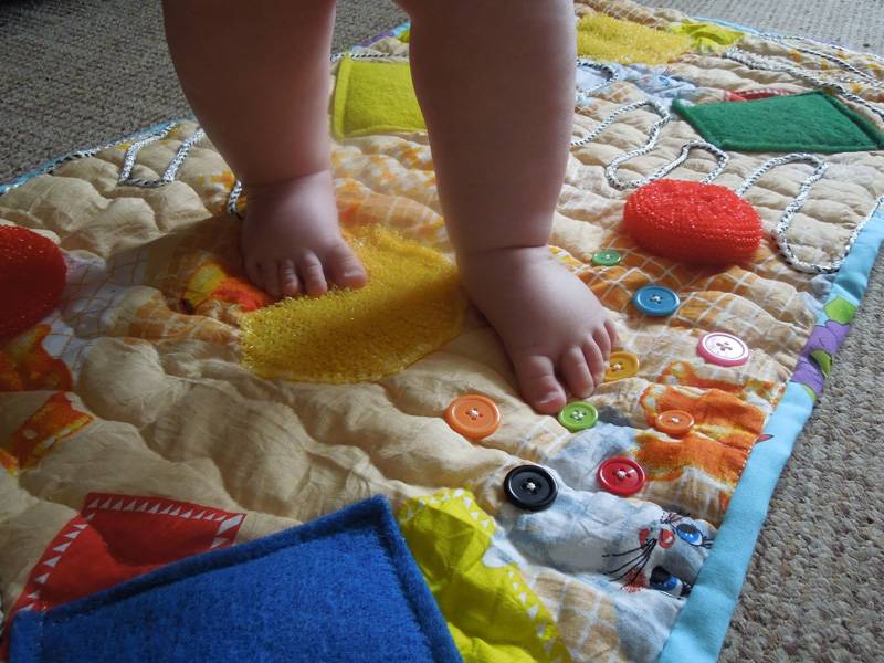 Развивающий коврик своими руками (35 фото как сшить?)