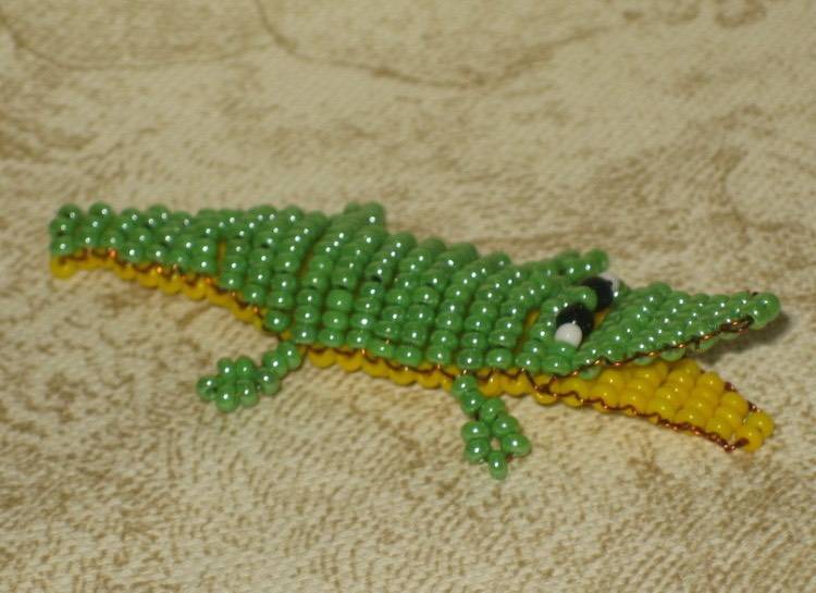Крокодил из бисера: схема работы с бусинами для начинающих