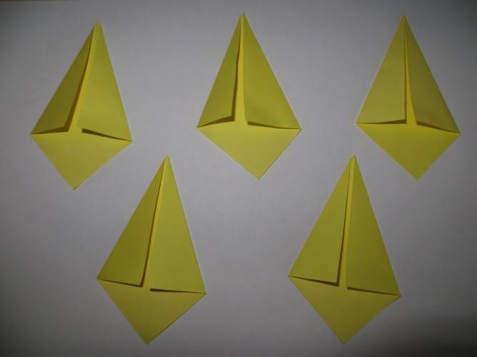 Конспекты оригами подготовительная группа. Конструирование из бумаги в подготовительной группе. Оригами в подготовительной группе. Оригами для детей старшей группы. Оригами в старшей группе детского сада.