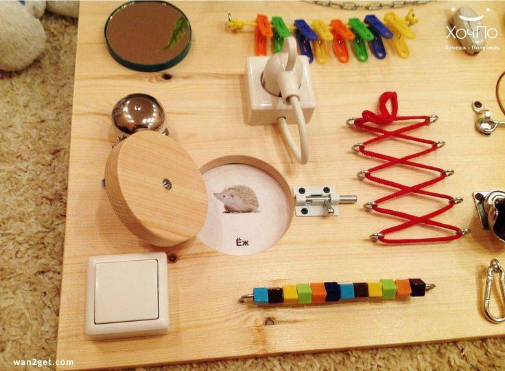 Развивающие игрушки своими руками для детей разных возрастов, полезные поделки из ткани и подручных материалов