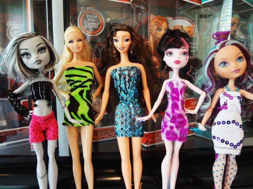 Наряды для кукол: шьем платья для Барби и куклы Монстер Хай своими руками 