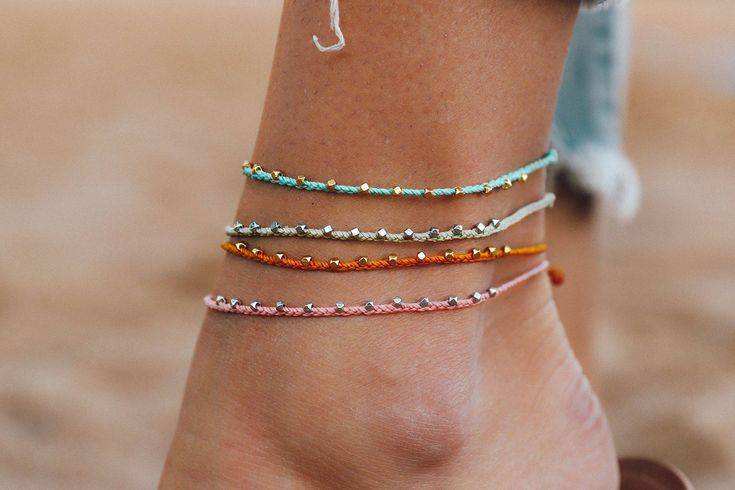 Модные браслеты на ногу из золота, серебра или бисера, красивые кольца и цепочки с подвесками