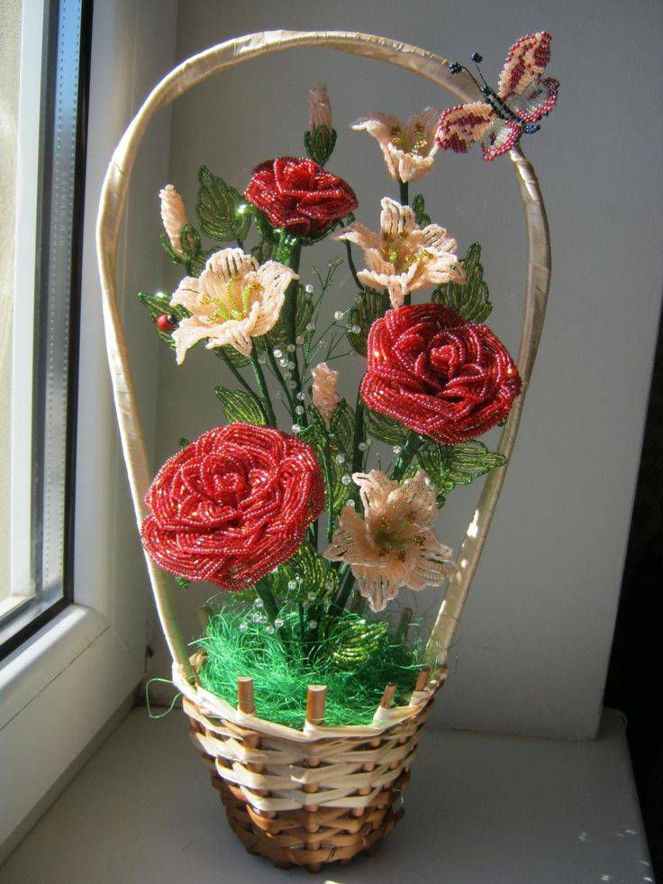 Цветы и букеты из бисера