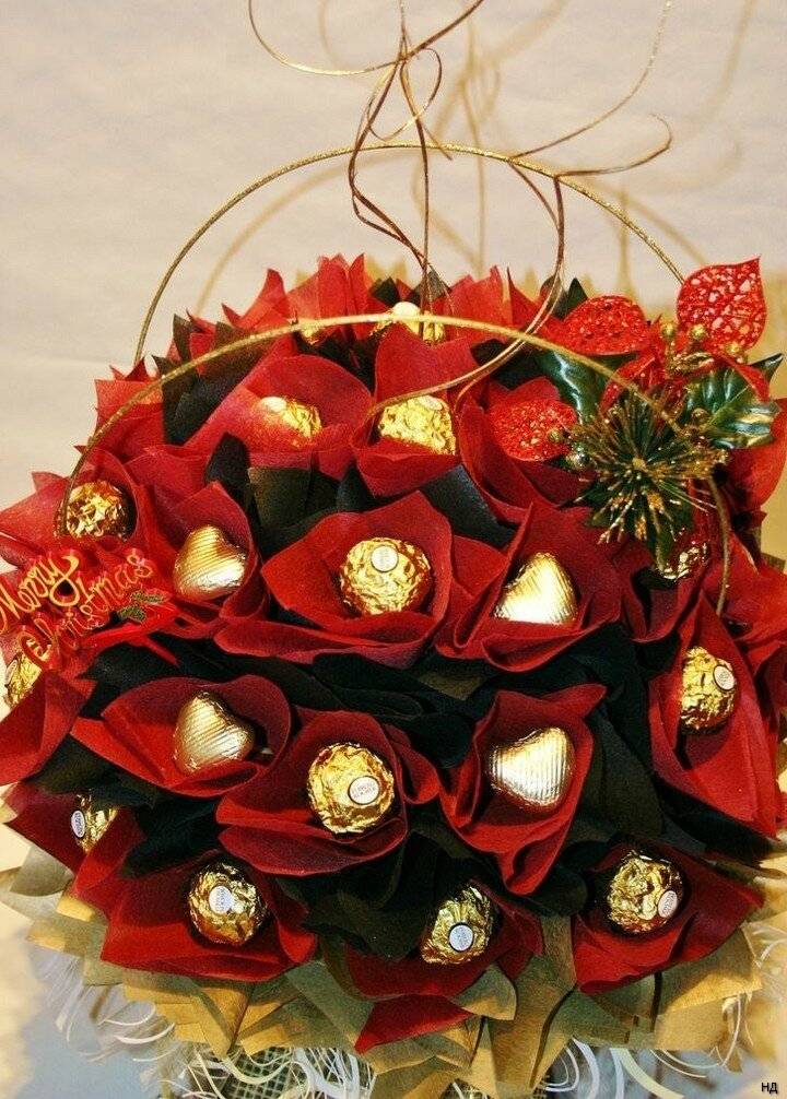 Букеты из конфет своими руками — пошагово: сладкие тюльпаны и розы в корзине. мастер-класс изготовления букетов из рафаэлло (фото)