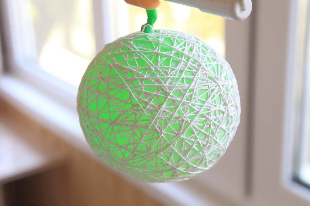 Поделки из ниток — делаем декоративные шары и помпоны