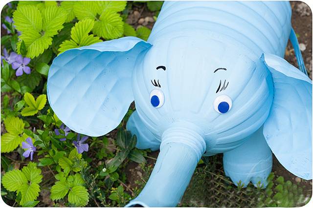 Слон из пластиковой бутылки своими руками: делаем поделки для украшения вашего сада