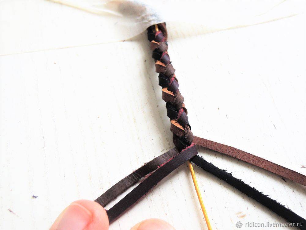Браслет из кожаного шнура: мастер класс по изготовлению браслетов на руку с фото и видео материалами