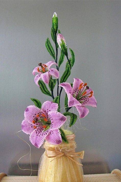 Лилия из бисера: плетение разных видов цветка (фото и видео)