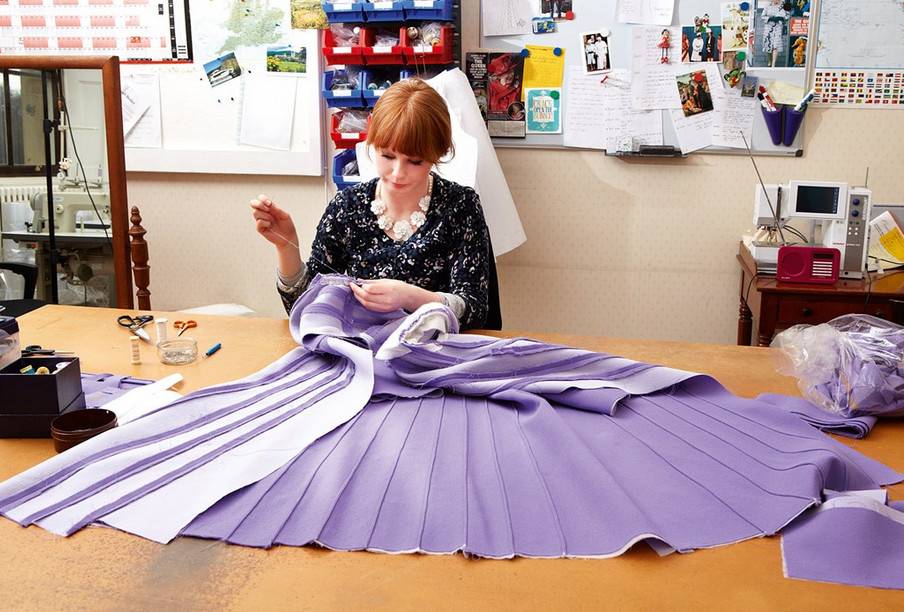 Как украсить платье своими руками — подборка оформления и мастер-класс создания красивых платьев (110 фото + видео)