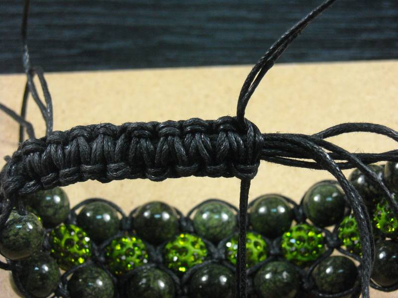 Создание браслета шамбала своими руками: особенности плетения с бисером и буквами