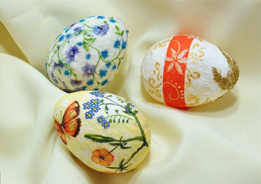 Пасхальные яйца своими руками — 13 идей декорирования подручными материалами