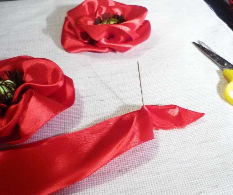 Вышивка лентами: мастер класс для начинающих, используя розы, пионы, маки