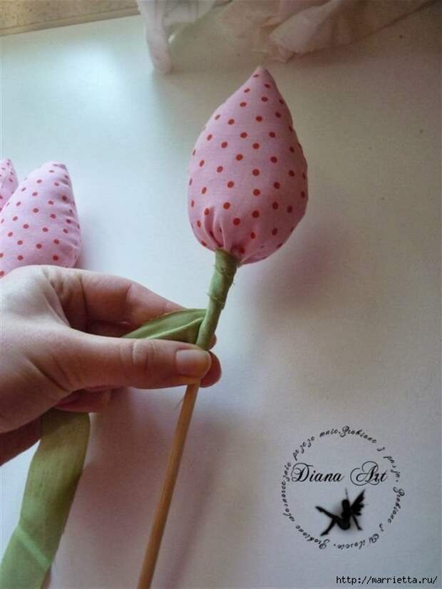 Тюльпаны своими руками из гофрированной бумаги, атласных лент, пластиковых ложек с пошаговыми фото, мастер-класс по тюльпанам